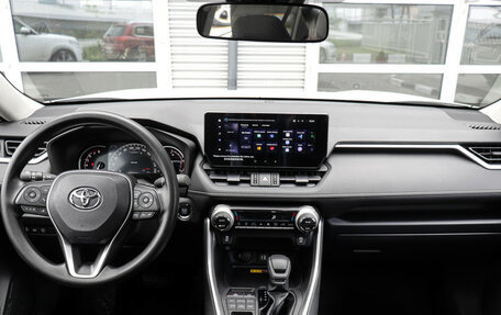 Toyota RAV4, 2024 год, 4 590 000 рублей, 6 фотография