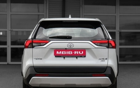 Toyota RAV4, 2024 год, 4 590 000 рублей, 3 фотография