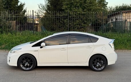 Toyota Prius, 2011 год, 830 000 рублей, 2 фотография