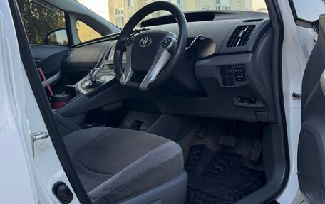 Toyota Prius, 2011 год, 830 000 рублей, 12 фотография