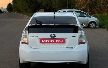 Toyota Prius, 2011 год, 830 000 рублей, 3 фотография