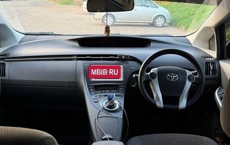 Toyota Prius, 2011 год, 830 000 рублей, 13 фотография