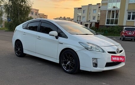 Toyota Prius, 2011 год, 830 000 рублей, 4 фотография