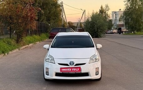 Toyota Prius, 2011 год, 830 000 рублей, 6 фотография