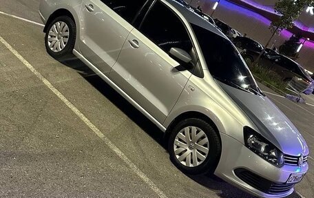 Volkswagen Polo VI (EU Market), 2013 год, 640 000 рублей, 2 фотография