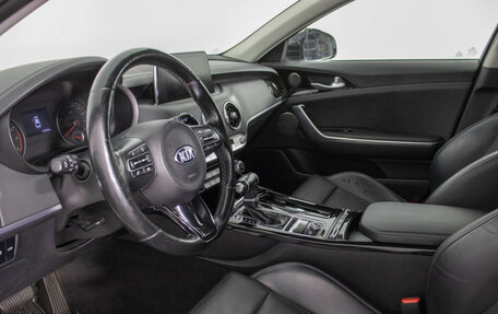 KIA Stinger I, 2019 год, 2 250 000 рублей, 10 фотография