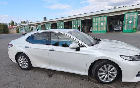Toyota Camry, 2018 год, 2 150 000 рублей, 2 фотография