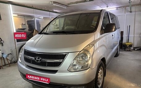 Hyundai Grand Starex Grand Starex I рестайлинг 2, 2010 год, 850 000 рублей, 2 фотография