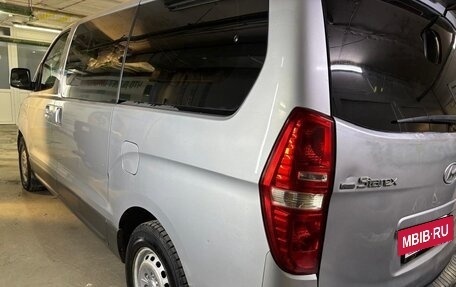 Hyundai Grand Starex Grand Starex I рестайлинг 2, 2010 год, 850 000 рублей, 6 фотография