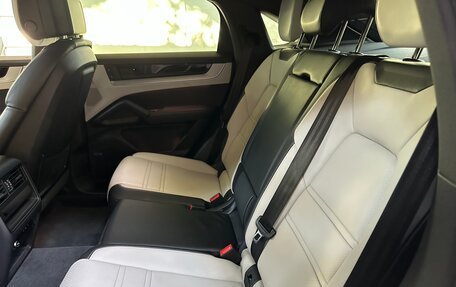 Porsche Cayenne III, 2024 год, 15 000 000 рублей, 13 фотография