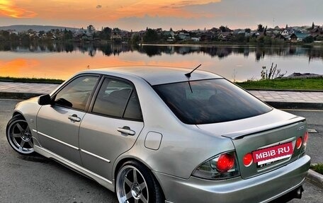 Toyota Altezza, 2001 год, 985 000 рублей, 2 фотография