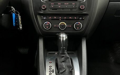 Volkswagen Jetta VI, 2014 год, 949 888 рублей, 14 фотография