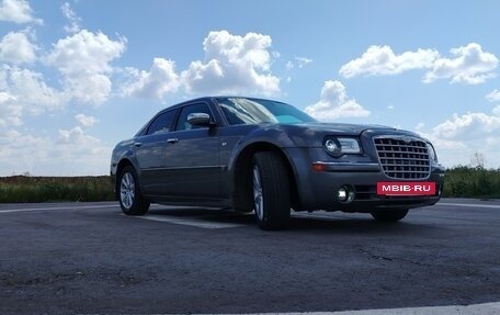 Chrysler 300C II, 2006 год, 1 300 000 рублей, 2 фотография