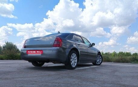 Chrysler 300C II, 2006 год, 1 300 000 рублей, 3 фотография