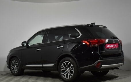 Mitsubishi Outlander III рестайлинг 3, 2017 год, 2 599 000 рублей, 7 фотография