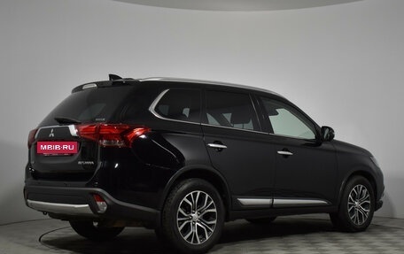 Mitsubishi Outlander III рестайлинг 3, 2017 год, 2 599 000 рублей, 5 фотография