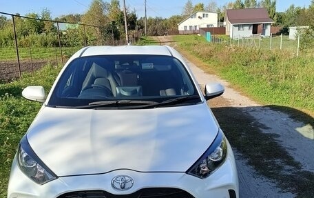 Toyota Yaris, 2020 год, 1 250 000 рублей, 2 фотография