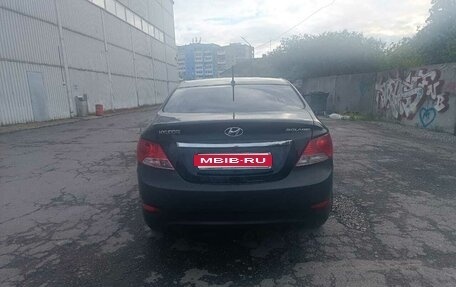 Hyundai Solaris II рестайлинг, 2012 год, 450 000 рублей, 1 фотография