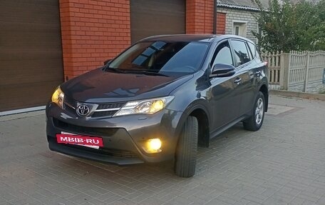 Toyota RAV4, 2015 год, 1 950 000 рублей, 2 фотография