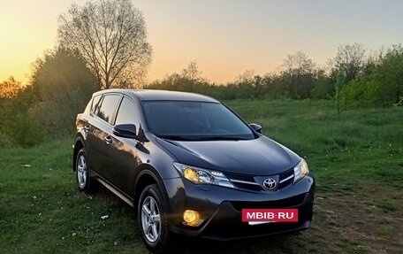 Toyota RAV4, 2015 год, 1 950 000 рублей, 4 фотография