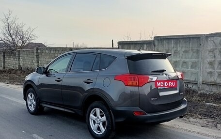 Toyota RAV4, 2015 год, 1 950 000 рублей, 9 фотография