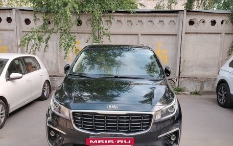 KIA Carnival III, 2019 год, 3 100 000 рублей, 2 фотография