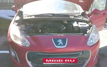 Peugeot 308 II, 2011 год, 250 000 рублей, 2 фотография