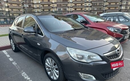 Opel Astra J, 2011 год, 820 000 рублей, 6 фотография