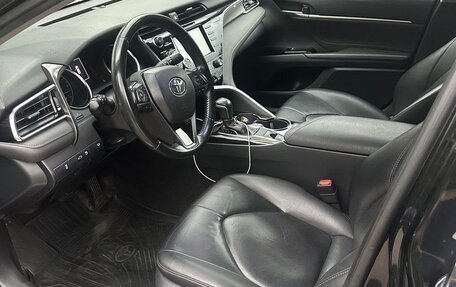 Toyota Camry, 2018 год, 2 000 000 рублей, 4 фотография