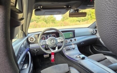 Mercedes-Benz E-Класс, 2019 год, 4 000 000 рублей, 14 фотография