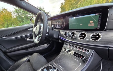 Mercedes-Benz E-Класс, 2019 год, 4 000 000 рублей, 17 фотография