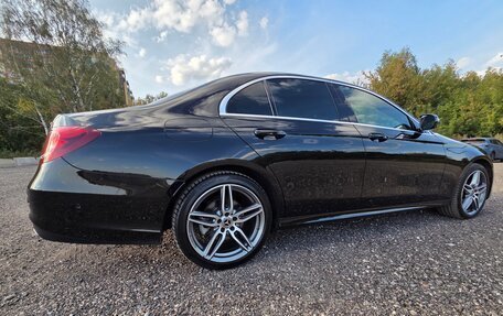 Mercedes-Benz E-Класс, 2019 год, 4 000 000 рублей, 16 фотография