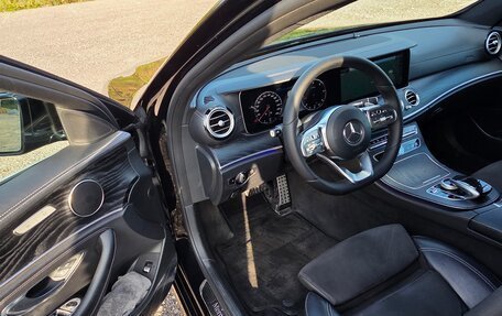 Mercedes-Benz E-Класс, 2019 год, 4 000 000 рублей, 19 фотография