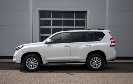 Toyota Land Cruiser Prado 150 рестайлинг 2, 2017 год, 3 530 000 рублей, 2 фотография