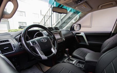 Toyota Land Cruiser Prado 150 рестайлинг 2, 2017 год, 3 530 000 рублей, 14 фотография