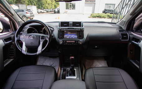 Toyota Land Cruiser Prado 150 рестайлинг 2, 2017 год, 3 530 000 рублей, 13 фотография