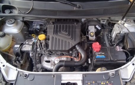 Renault Logan II, 2017 год, 1 000 000 рублей, 16 фотография