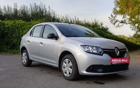 Renault Logan II, 2017 год, 1 000 000 рублей, 7 фотография