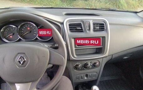 Renault Logan II, 2017 год, 1 000 000 рублей, 11 фотография