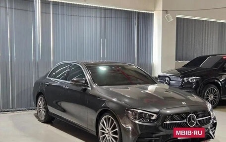 Mercedes-Benz E-Класс, 2022 год, 3 989 123 рублей, 3 фотография