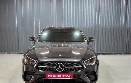 Mercedes-Benz E-Класс, 2022 год, 3 989 123 рублей, 2 фотография