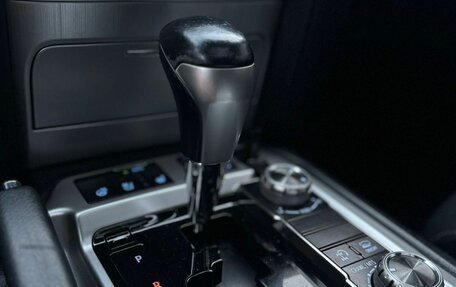 Toyota Land Cruiser 200, 2015 год, 5 200 000 рублей, 16 фотография