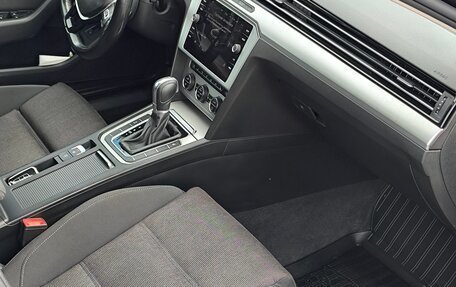 Volkswagen Passat B8 рестайлинг, 2018 год, 1 750 000 рублей, 21 фотография