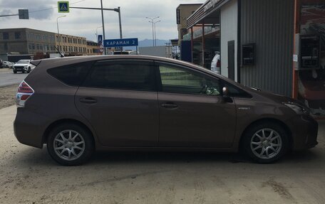 Toyota Prius Alpha I (ZVW40/41), 2016 год, 1 600 000 рублей, 2 фотография