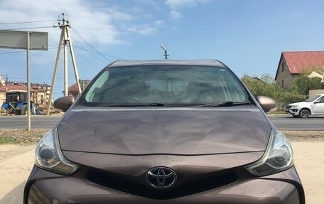 Toyota Prius Alpha I (ZVW40/41), 2016 год, 1 600 000 рублей, 8 фотография