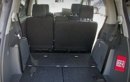 Toyota ISis I, 2011 год, 1 350 000 рублей, 5 фотография