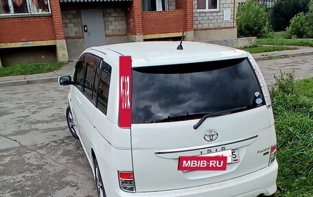 Toyota ISis I, 2011 год, 1 350 000 рублей, 3 фотография