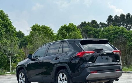 Toyota RAV4, 2021 год, 3 300 013 рублей, 2 фотография