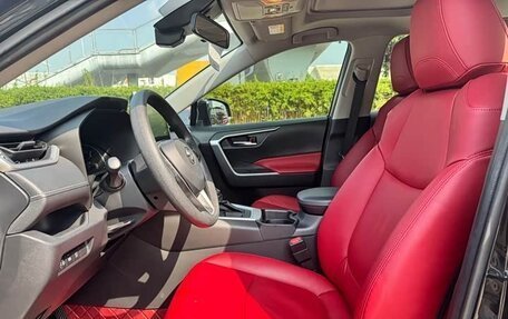 Toyota RAV4, 2021 год, 3 300 013 рублей, 13 фотография