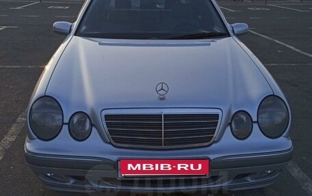 Mercedes-Benz E-Класс, 2001 год, 1 000 000 рублей, 2 фотография